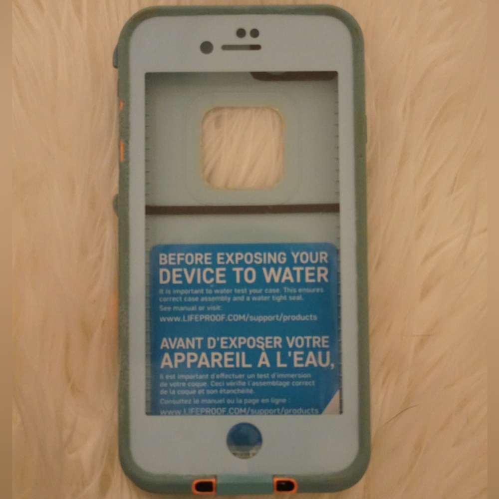 iPhone 8 life proof phone case